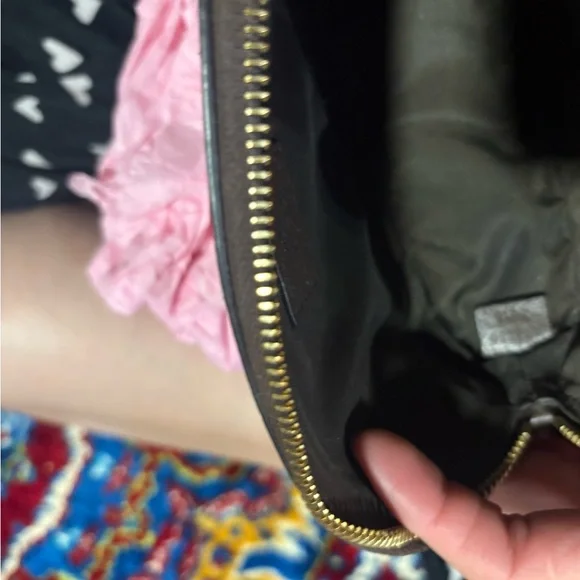 Gucci cosmetic pouch !! - Picture 4 of 7